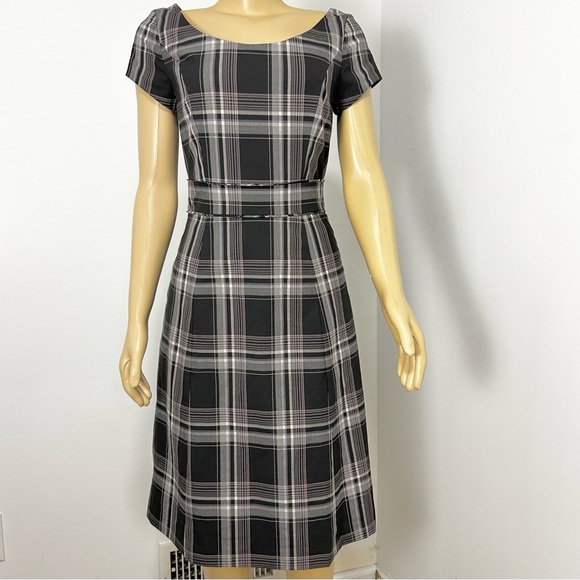 Isaac Mizrahi Dresses & Skirts - Isaac Mizrahi Black and White Plaid Midi Dress